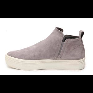 Women’s grey Dolce Vita shoes-size 9.5